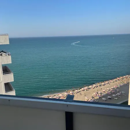 Attico Vista Mare 米萨诺阿德里亚蒂科